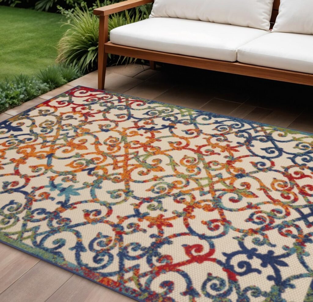 7' X 10' Ivory And Blue Indoor Outdoor Area Rug