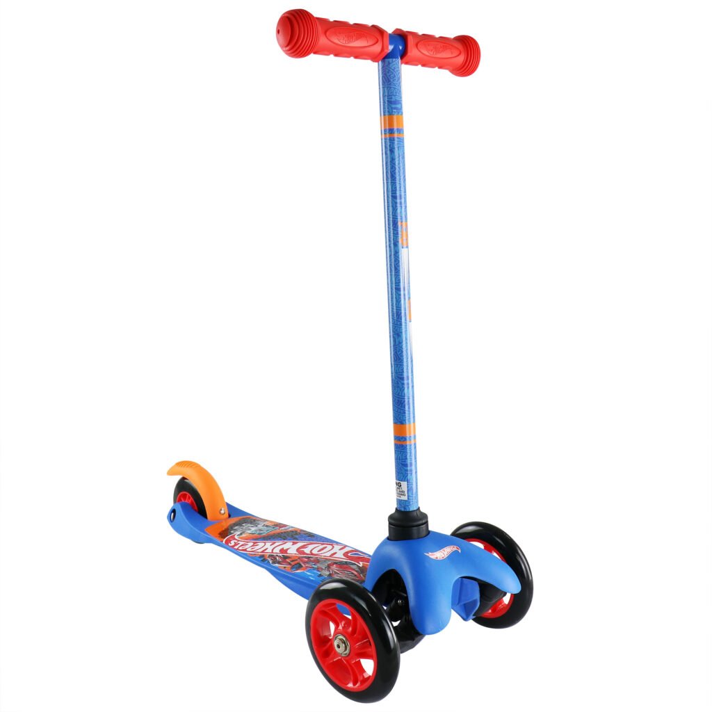 Hot Wheels Tilt and Turn 3 Wheel Scooter